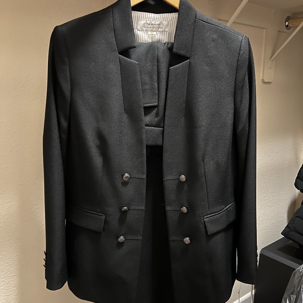 Tahari Arthur S. Levine Pant Suit Size 14